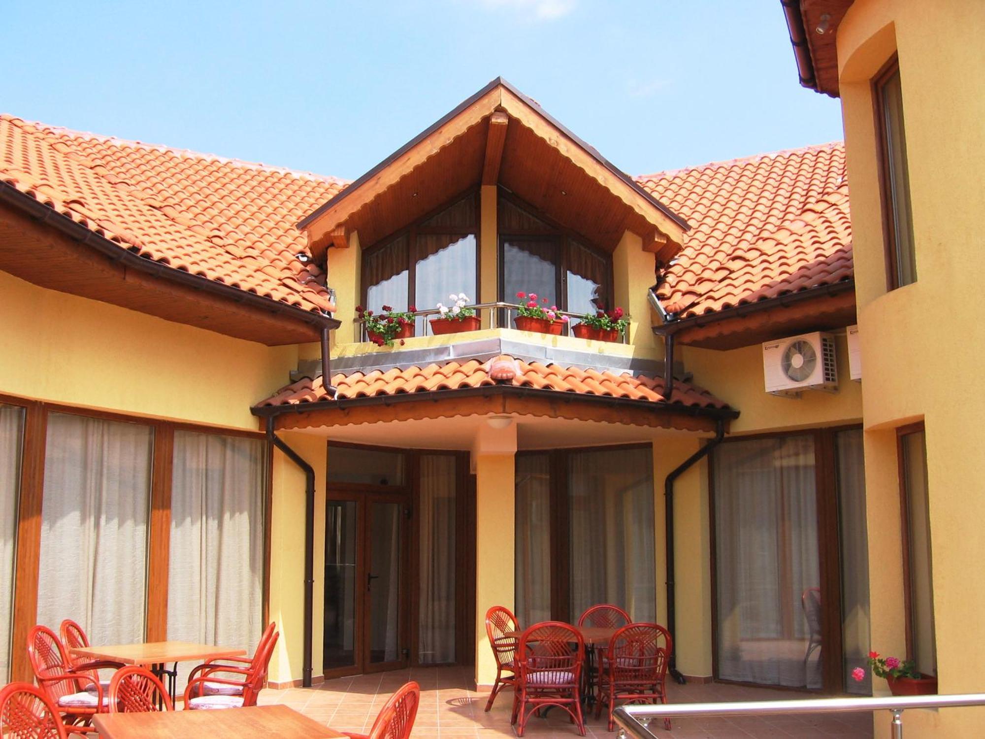 Hotel Queen Ajdemir Kültér fotó